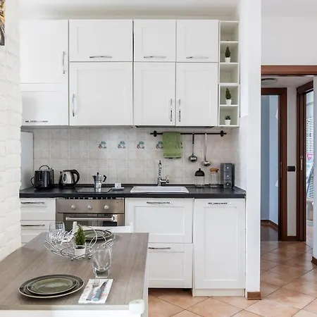 Brenta F Prada Free Private Parking & Terrace * Milan