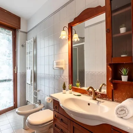 Brenta F Prada Free Private Parking & Terrace Apartment Milan