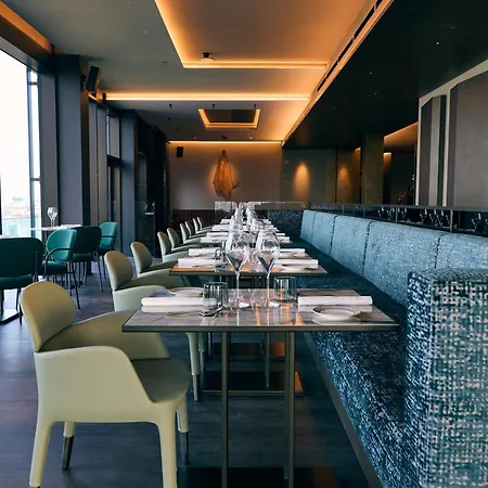 Uptown Palace Отель