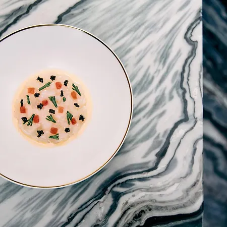 Uptown Palace Отель Милан