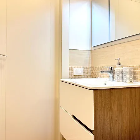And Modern In The Center! 公寓 *