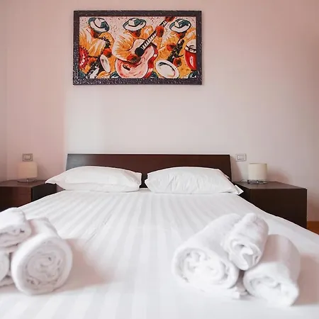 La Casa Di Moreno - Elegant In Corso Vercelli 米兰