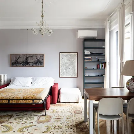 Bright House Center On Subway Lines 1,2 &3