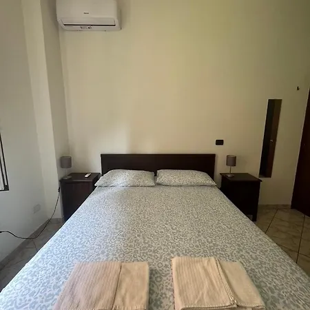 In Elegant Close To The Center