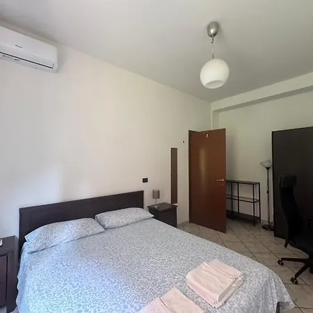 In Elegant Close To The Center