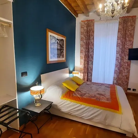 In The Historic Center-navigli *