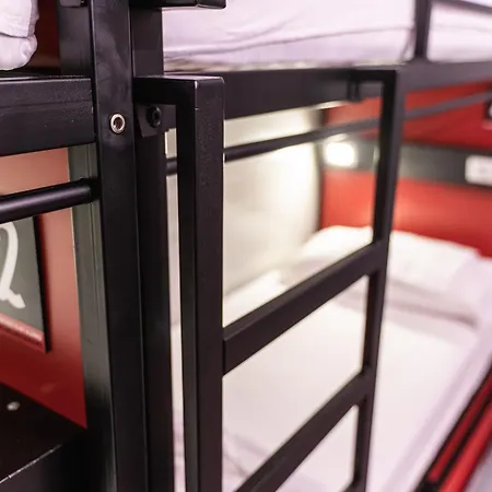 Yellowsquare Hostel *