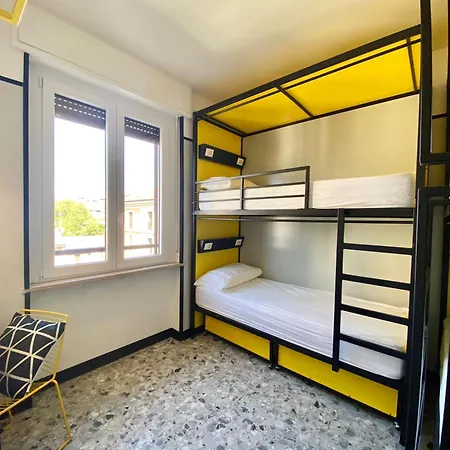 Yellowsquare Hostel Milán