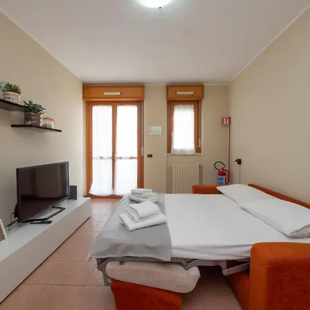 Spazio Breda - Free Parking, Private Garage, Metro M1, Balcony, 4 Guests Lägenhet *