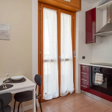 Lägenhet Spazio Breda - Free Parking, Private Garage, Metro M1, Balcony, 4 Guests *