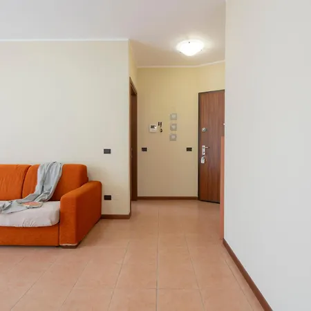 Spazio Breda - Free Parking, Private Garage, Metro M1, Balcony, 4 Guests * Milano