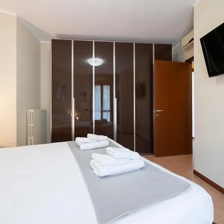 公寓 Spazio Breda - Free Parking, Private Garage, Metro M1, Balcony 米兰
