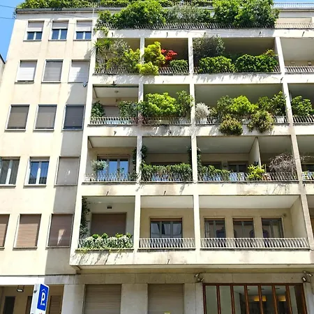 Jada Monforte- Exclusive In The Heart Of The * Milan