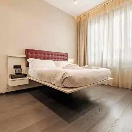 Readhostprofile! Luxury Penthouse Near Duomo *