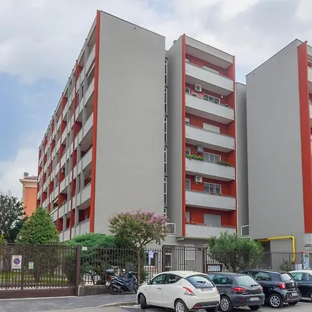 Wonderful View On Citylife-suite Near Metro M2 Apartament Mediolan