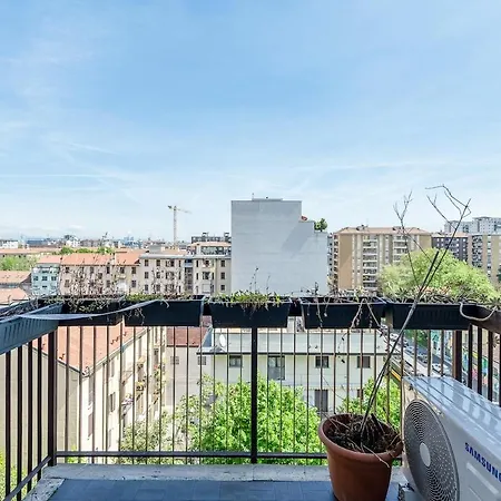 Appartement Large With Private Balcony And Workspace
