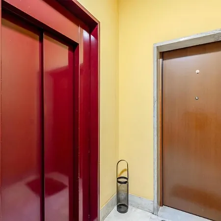 Appartement Large With Private Balcony And Workspace Milan