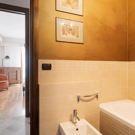 Vercelli Pagano - Ampio E Luminoso Trilocale *