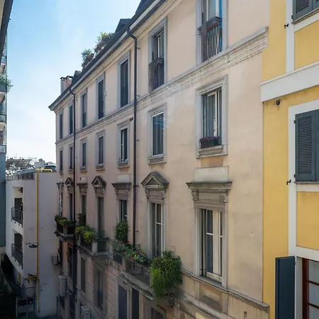 Apartment Via Dei Fabbri Michelangelo - Walk To Cattolica & Duomo - Navigli 5 Min Milan