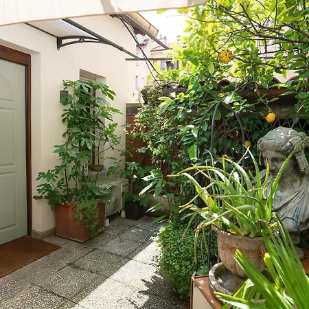 Nuovissimo Monolocale Con Cucina E Terrazzo Milano