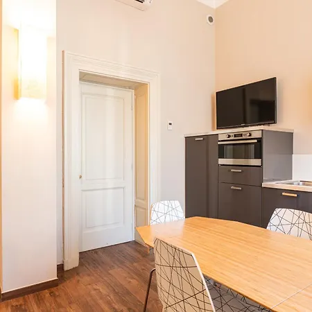 Crocetta Turandot One Bed 1st Floor - Mirable Pm Apartment *