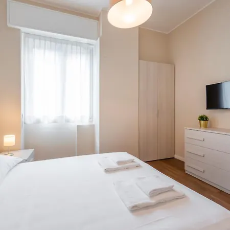 Duomo B - Two Bedrooms & Bathroom Daire Milano