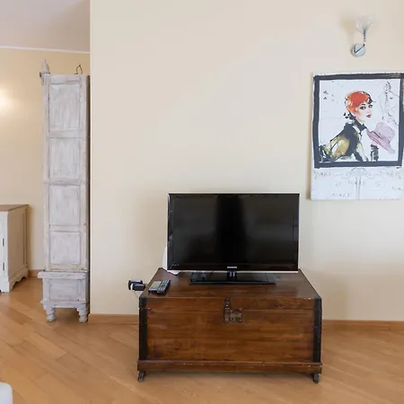 Spacious Two Bedrooms Solari Area - Mirable Pm Appartamento