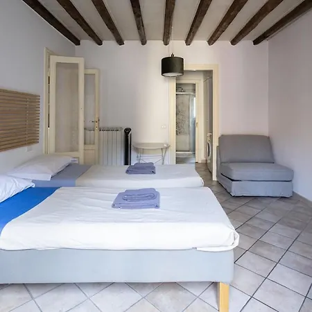 Elegant Naviglio Cool Area Large 5 Pax With Elevator Appartamento