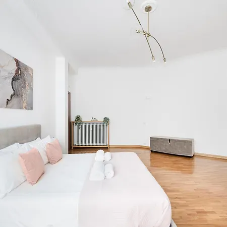 Easylife - Attico Di Lusso A Pochi Passi Dal Duomo شقة