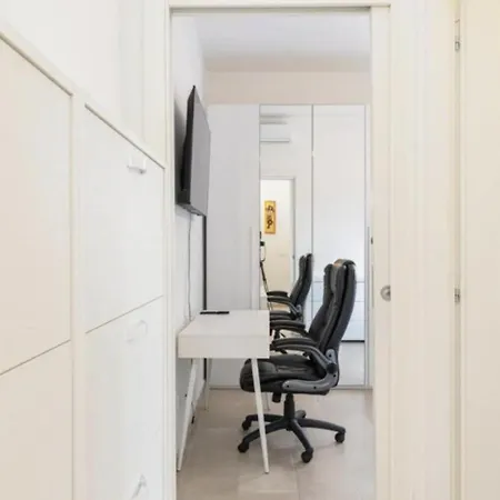 Apartment I-host Design - Carlo Adda 29 *