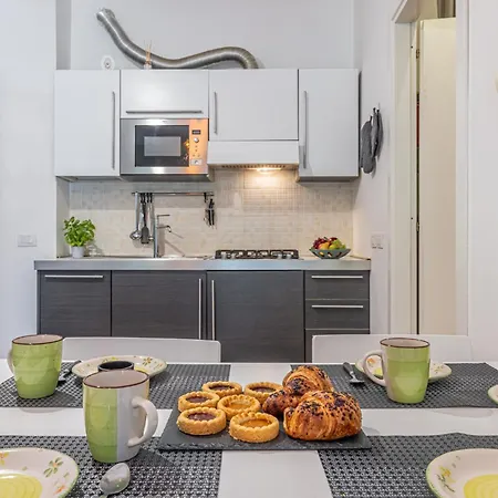 Apartment Deluxe & Elegant With Comfort And View