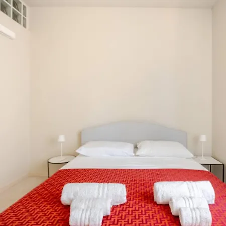 Bright And Modern 2 Double Bedrooms Bocconi アパート ミラノ