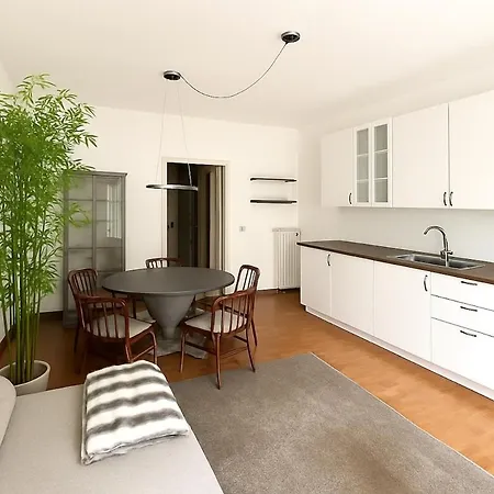 Porta Venezia Shopping, Metro, And Comfort *