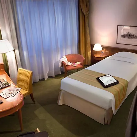 Cavour Hotel 4*