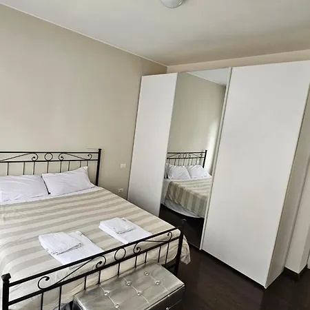 Sempione Red&silver アパート