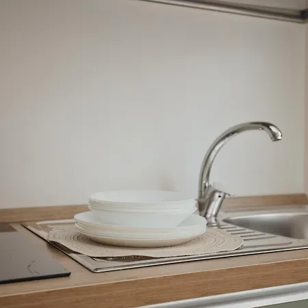 Hostmate - - Imperia's Nest - Romolo Iulm * Mediolan