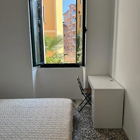 Apartment Duomo-porta Venezia Milan