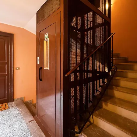Charm House In The Heart Of - Porta Venezia Apartment