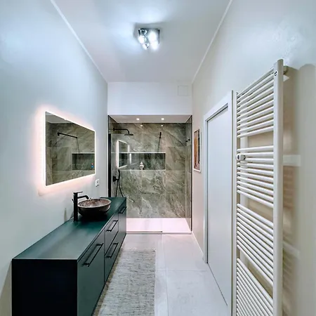 Apartman Design With Garden Close To Station