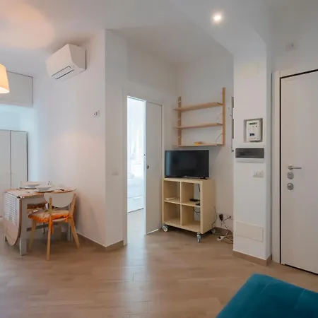 Homelovers Simple Quite Flat Sarpi Sempione Mm5 Gerusalemme Milão