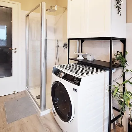 Lovely Milanese Apartament Mediolan
