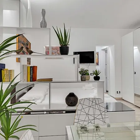 Paisiello - Lakeside L&b Apartment *