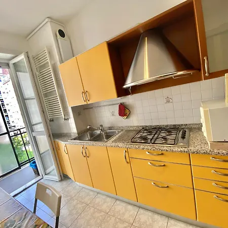Beada Home, A Pochi Passi Dal Centro Storico Di E Da Navigli, Con Fermata Metropolitana A Pochi Passi! Appartement
