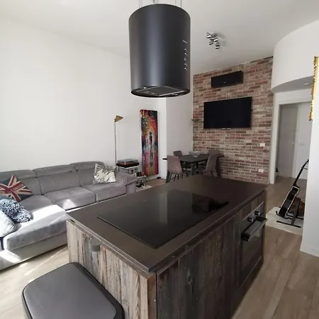 30 Meters From The Lambrate M2 Citta Studi Metro Station *