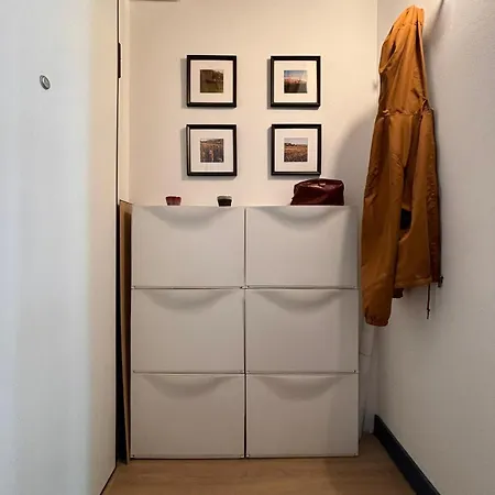 The Comfy Hub - A Stone's Throw From The Metro *