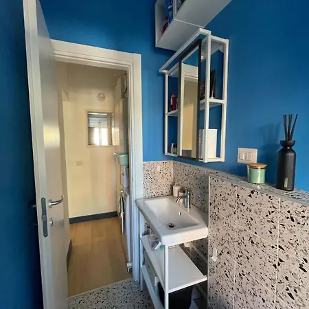 The Comfy Hub - A Stone's Throw From The Metro Apartment *