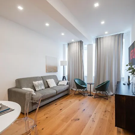 Duomo Area Luxury Design & Netflix Mood