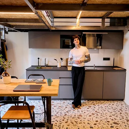 Vandrarhem Madama & Bistrot *