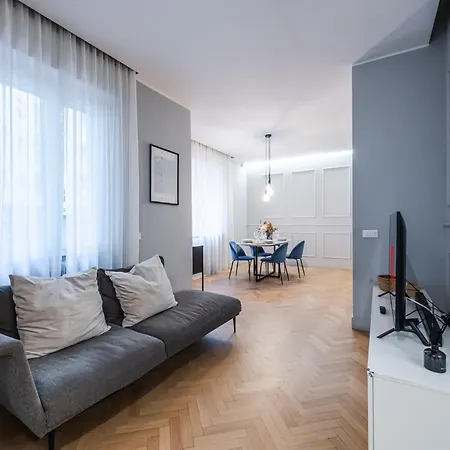 Elegant And Spacious Luxury In Bullona * Milano