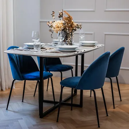 Elegant And Spacious Luxury In Bullona Lejlighed Milano